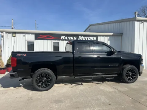 Another view of 2017 CHEVROLET SILVERADO 1500 LT for sale in Clinton, MO at Banks Motors LLC