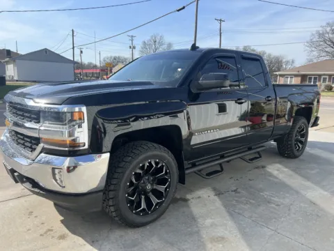 More photos of 2017 CHEVROLET SILVERADO 1500 LT at Banks Motors LLC, MO