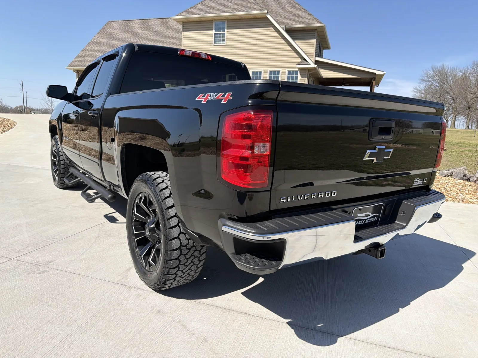 Another view of 2017 CHEVROLET SILVERADO 1500 LT for sale in Clinton, MO at Banks Motors LLC