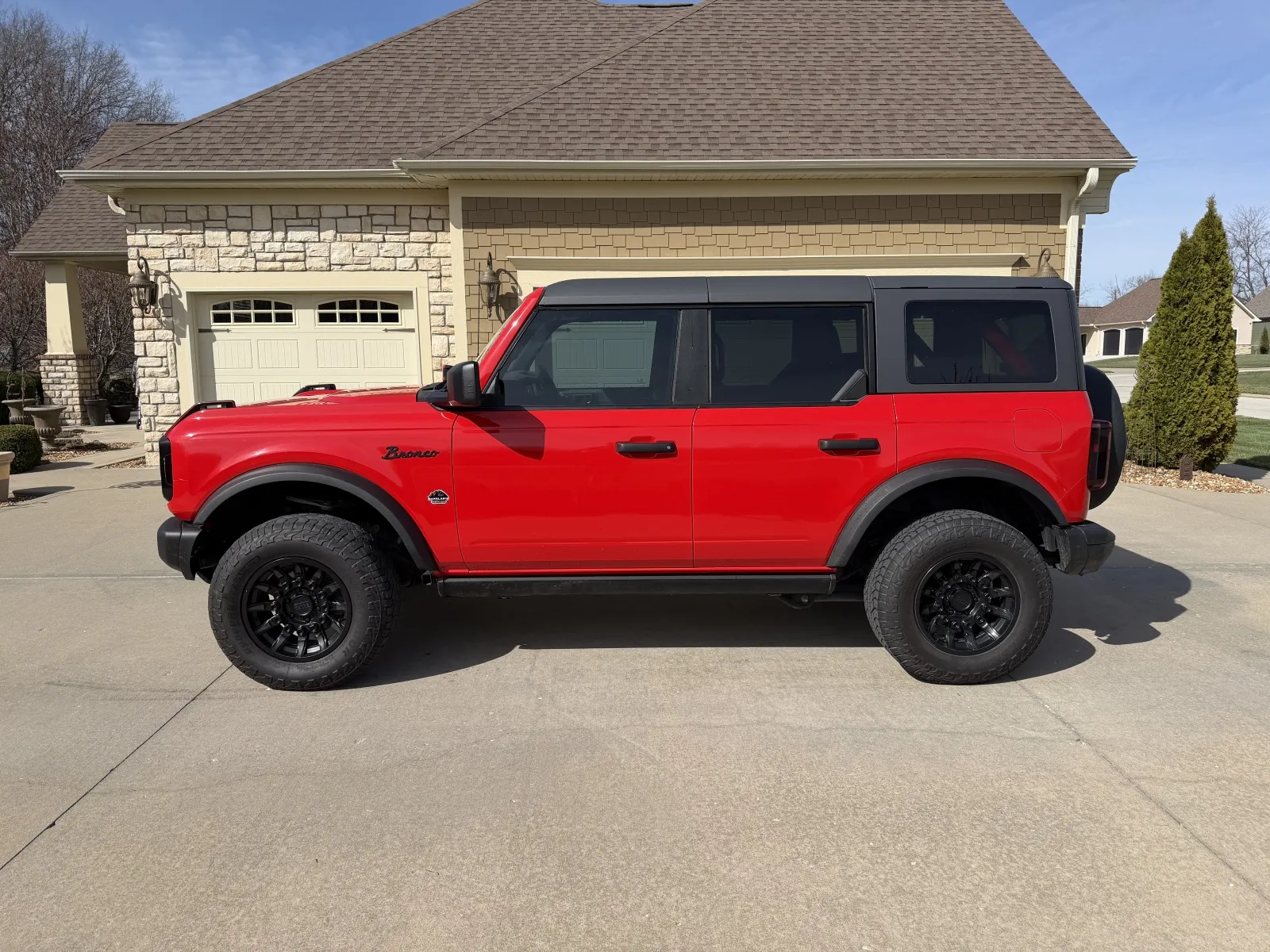 Red 2023 FORD BRONCO BLACK DIAMOND for sale in Clinton, MO
