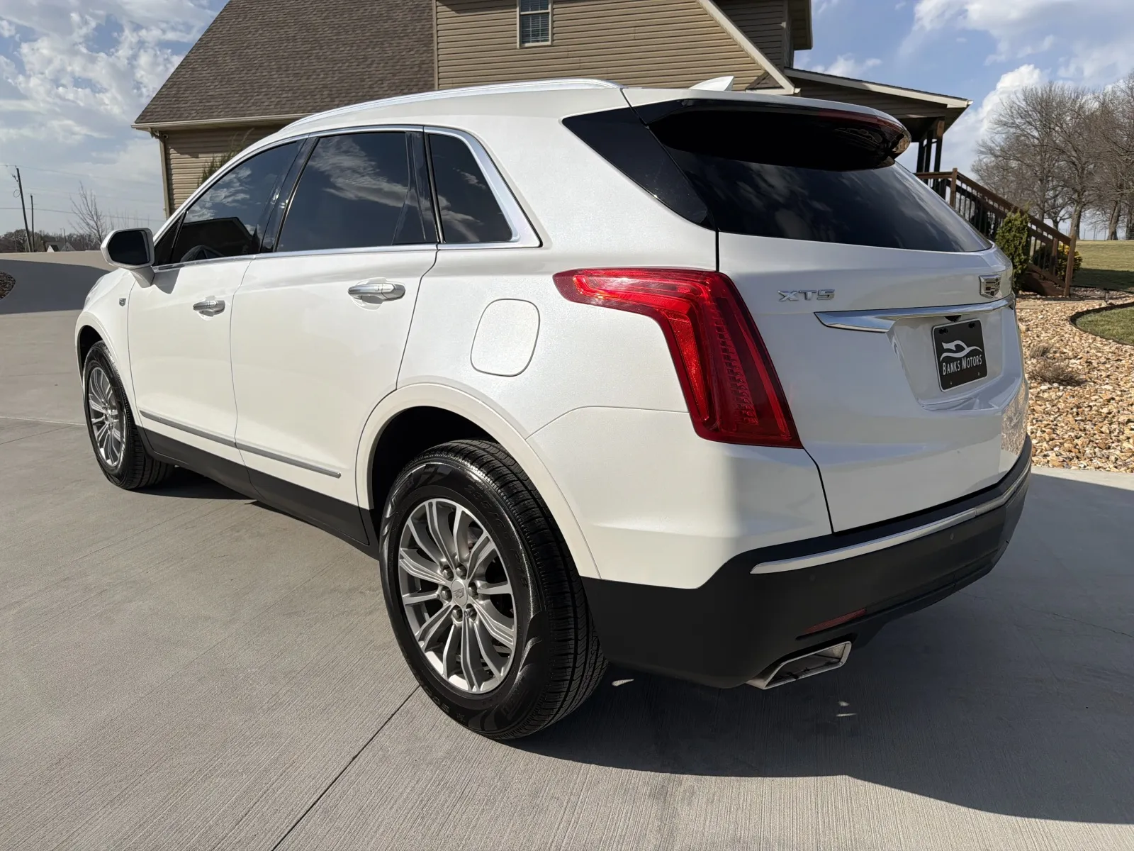 Another view of 2017 CADILLAC XT5 LUXURY for sale in Clinton, MO at Banks Motors LLC