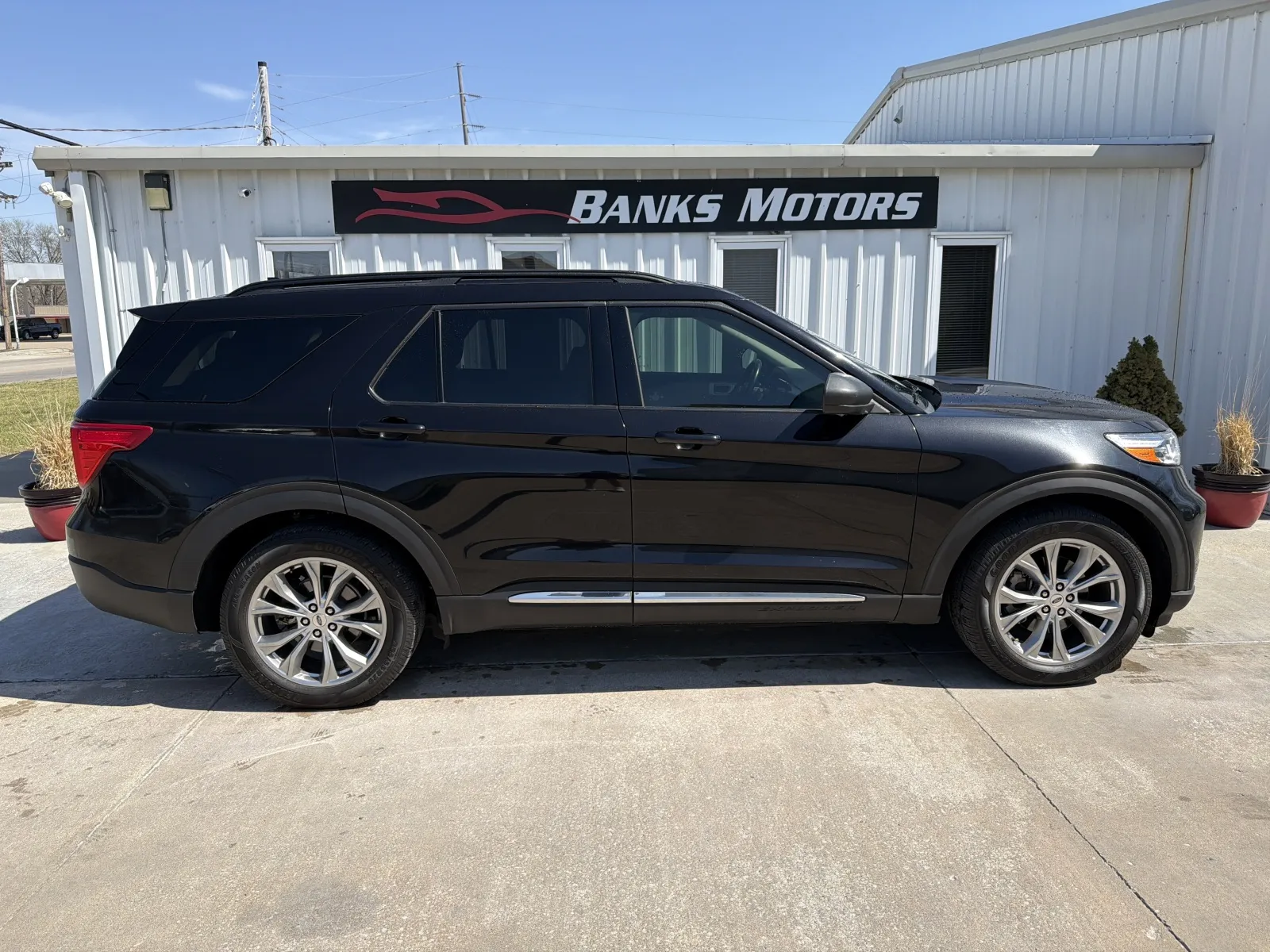 More photos of 2020 FORD EXPLORER XLT at Banks Motors LLC, MO