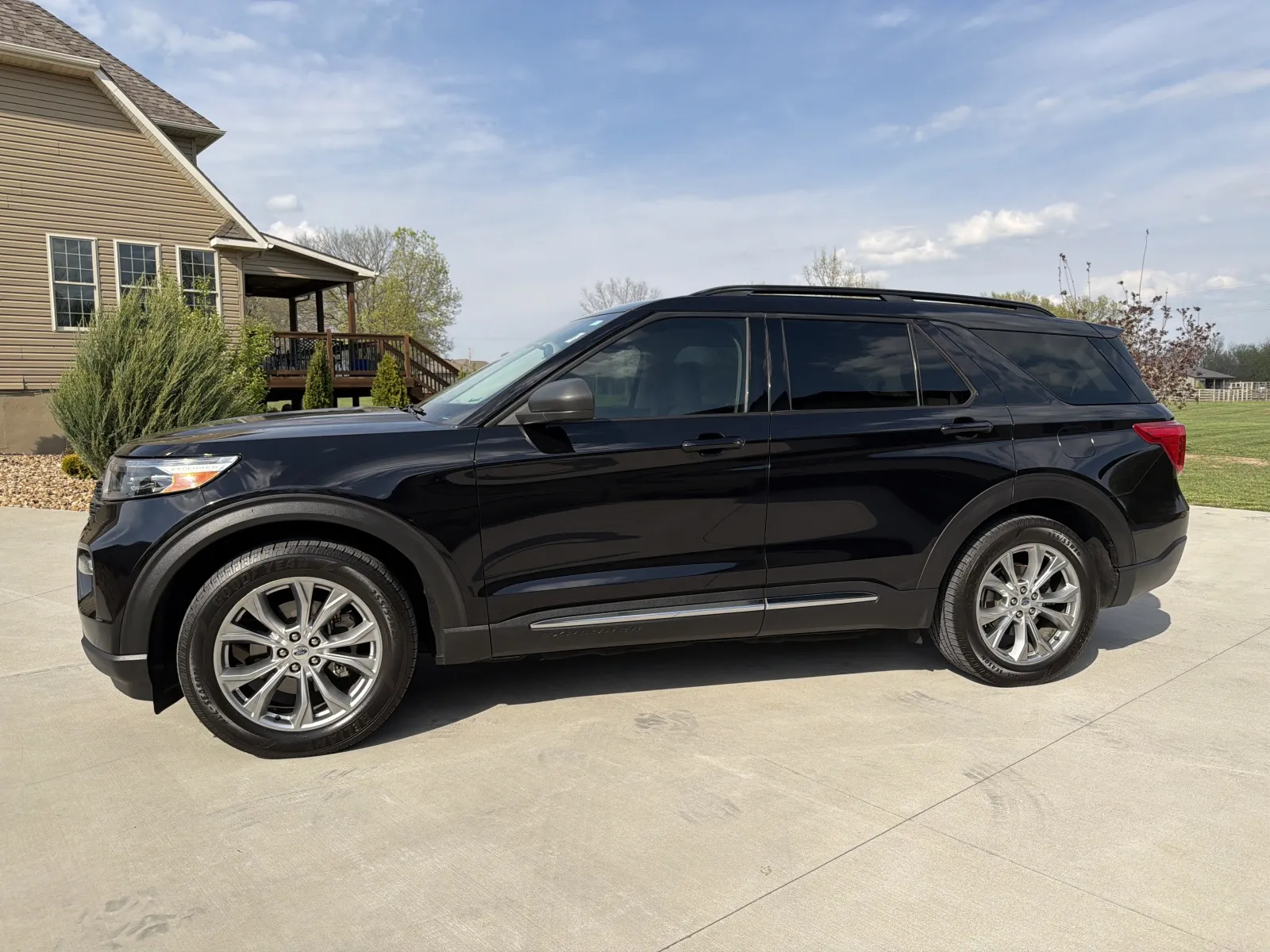 Black 2020 FORD EXPLORER XLT for sale in Clinton, MO