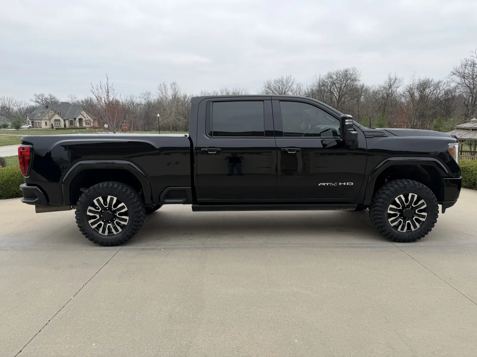 Another view of 2023 GMC SIERRA 2500 AT4 for sale in Clinton, MO at Banks Motors LLC