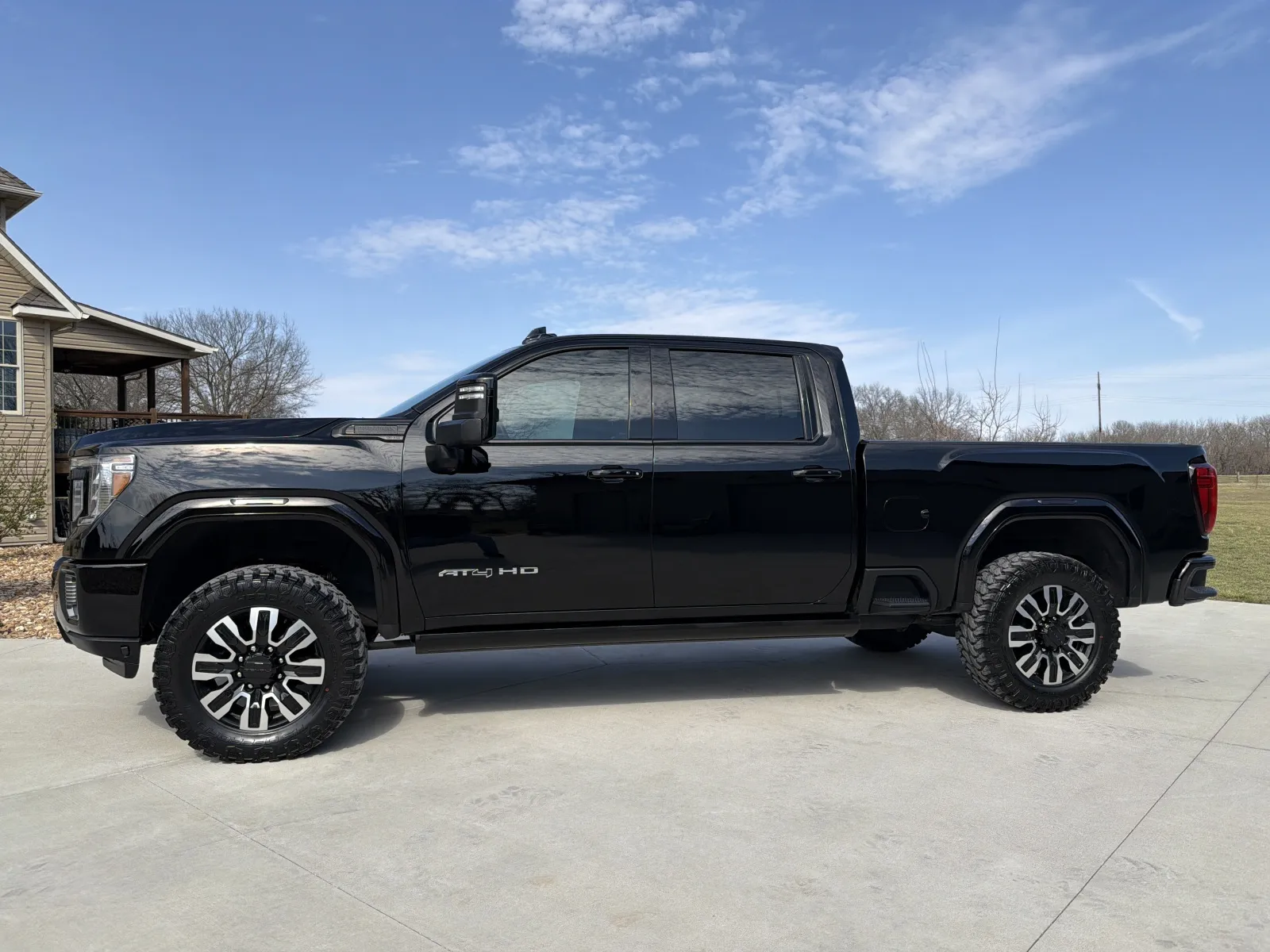 Photos of 2023 GMC SIERRA 2500 AT4 for sale in Clinton, MO at Banks Motors LLC