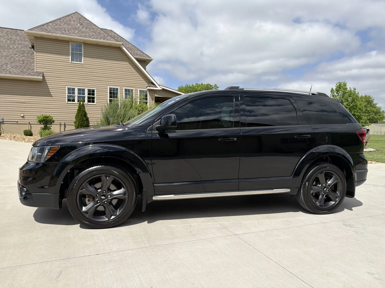 Photos of 2020 DODGE JOURNEY CROSSROAD for sale in Clinton, MO at Banks Motors LLC