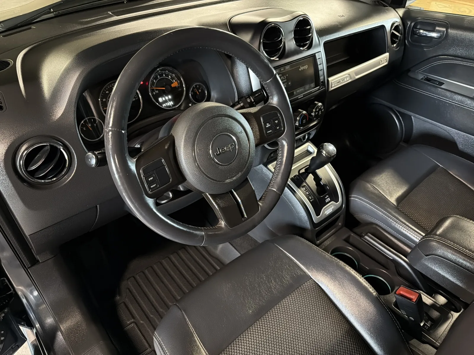 Gray 2014 Jeep Compass Latitude Sport Utility 4D for sale in Clinton, MO