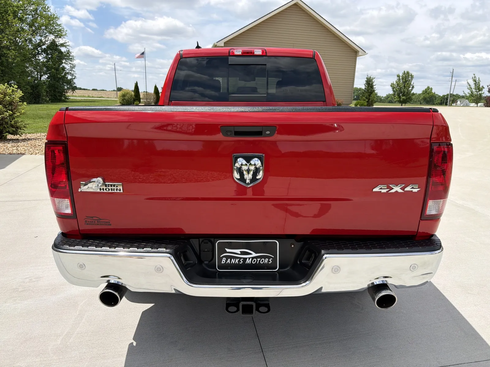 More photos of 2017 RAM 1500 SLT at Banks Motors LLC, MO