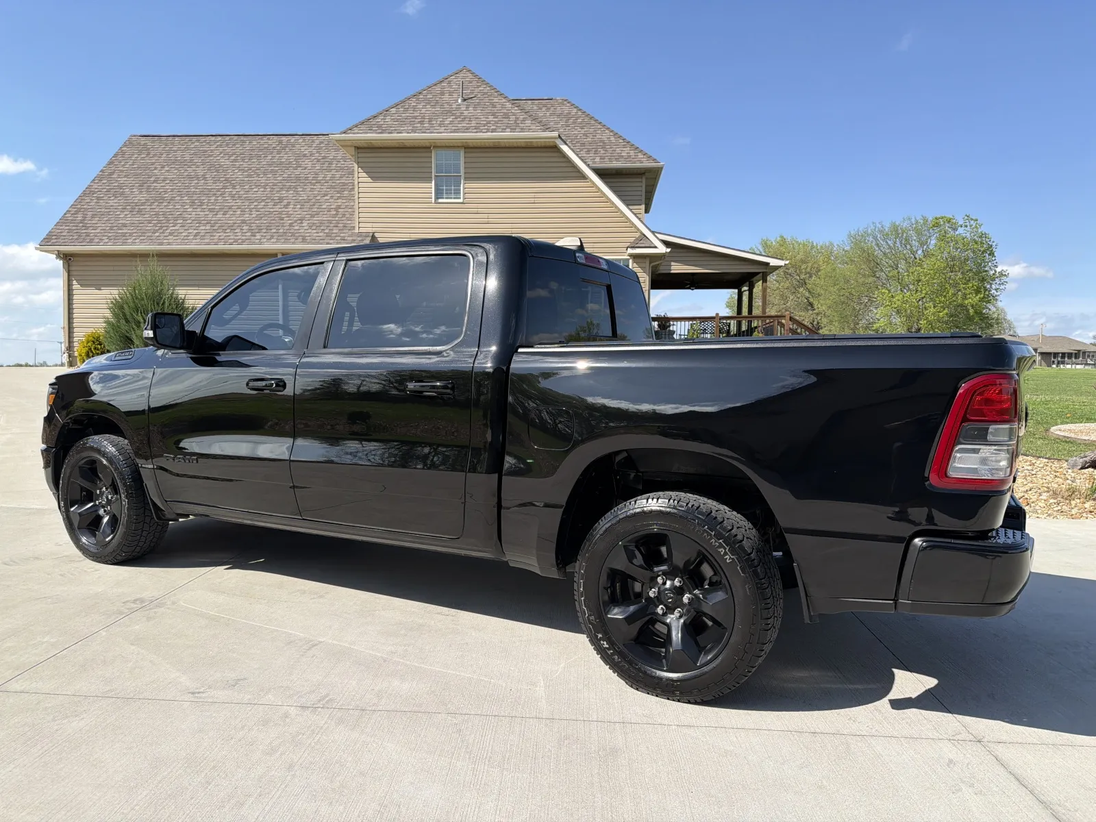 Photos of 2019 Ram 1500 Crew Cab Big Horn Pickup 4D 5 1/2 ft for sale in Clinton, MO at Banks Motors LLC