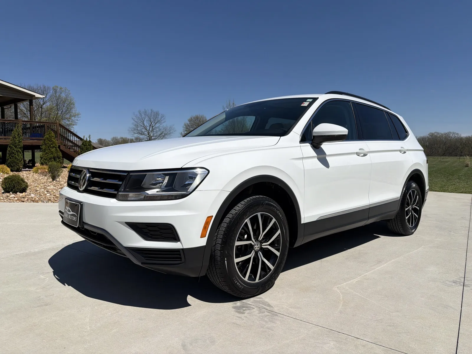 White 2021 VOLKSWAGEN TIGUAN SE for sale in Clinton, MO