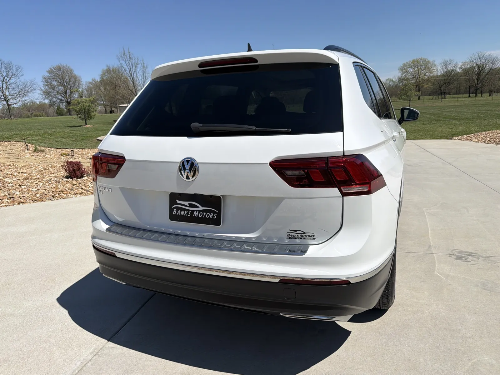 More photos of 2021 VOLKSWAGEN TIGUAN SE at Banks Motors LLC, MO