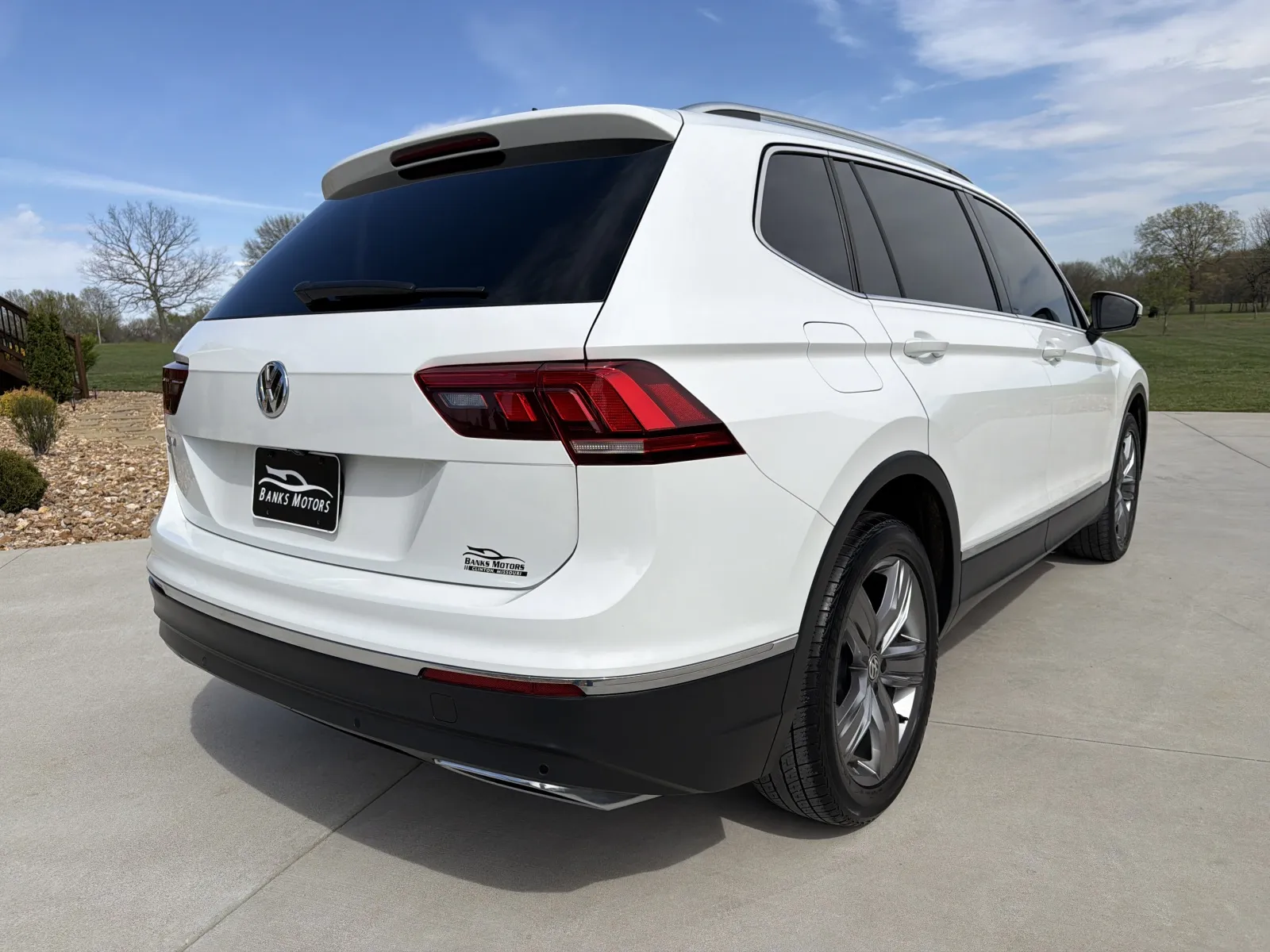 More photos of 2021 VOLKSWAGEN TIGUAN SE at Banks Motors LLC, MO