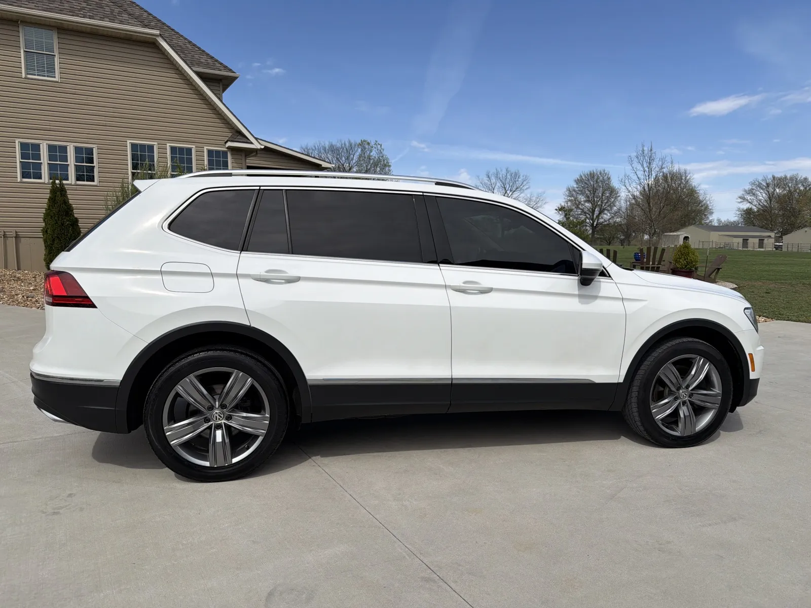 More photos of 2021 VOLKSWAGEN TIGUAN SE at Banks Motors LLC, MO