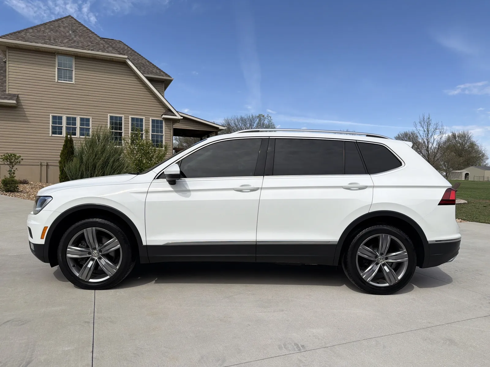 Photos of 2021 VOLKSWAGEN TIGUAN SE for sale in Clinton, MO at Banks Motors LLC