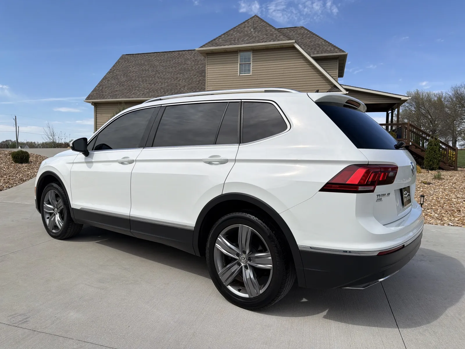 Another view of 2021 VOLKSWAGEN TIGUAN SE for sale in Clinton, MO at Banks Motors LLC