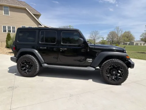 More photos of 2018 JEEP WRANGLER UNLIMI SPORT at Banks Motors LLC, MO