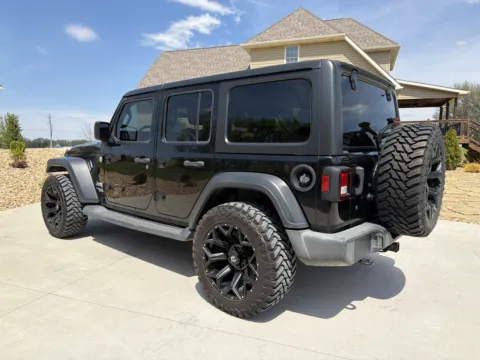 Another view of 2018 JEEP WRANGLER UNLIMI SPORT for sale in Clinton, MO at Banks Motors LLC
