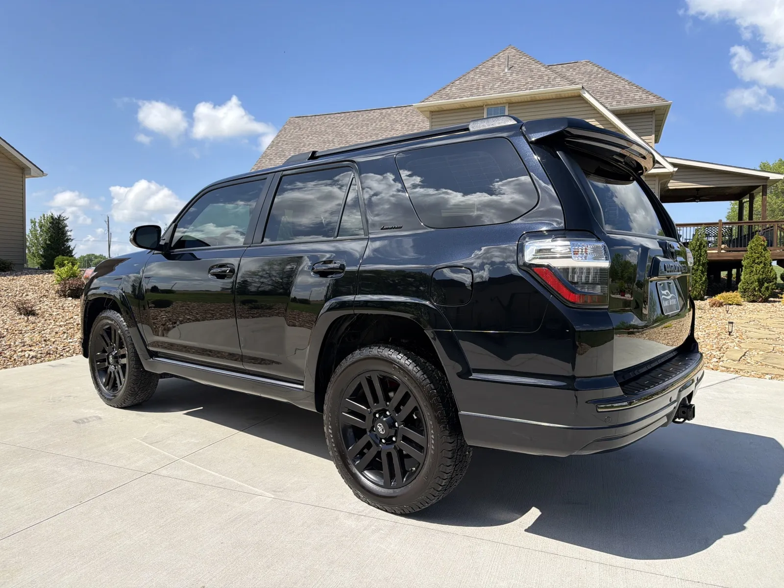 More photos of 2020 TOYOTA 4RUNNER SR5/SR5 PREMIUM at Banks Motors LLC, MO