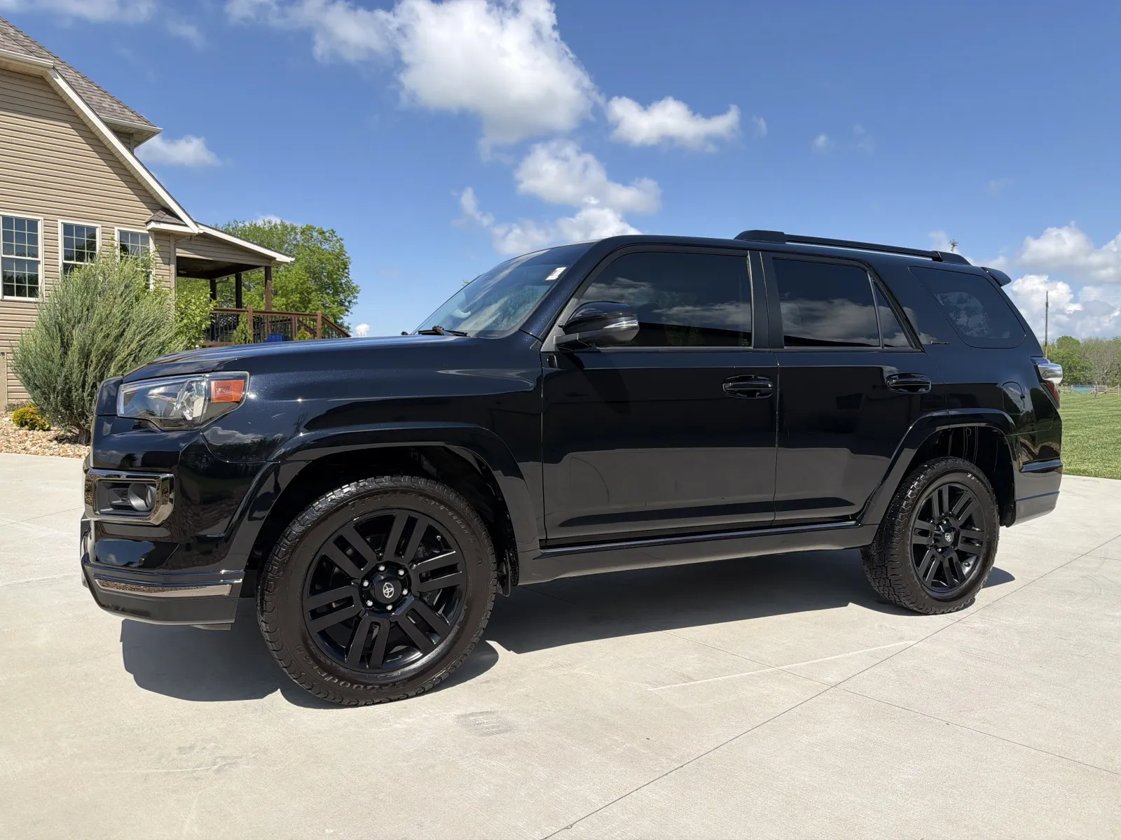 Black 2020 TOYOTA 4RUNNER SR5/SR5 PREMIUM for sale in Clinton, MO