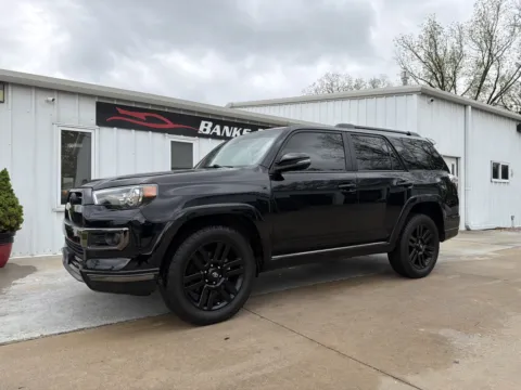 Black 2020 TOYOTA 4RUNNER SR5/SR5 PREMIUM for sale in Clinton, MO