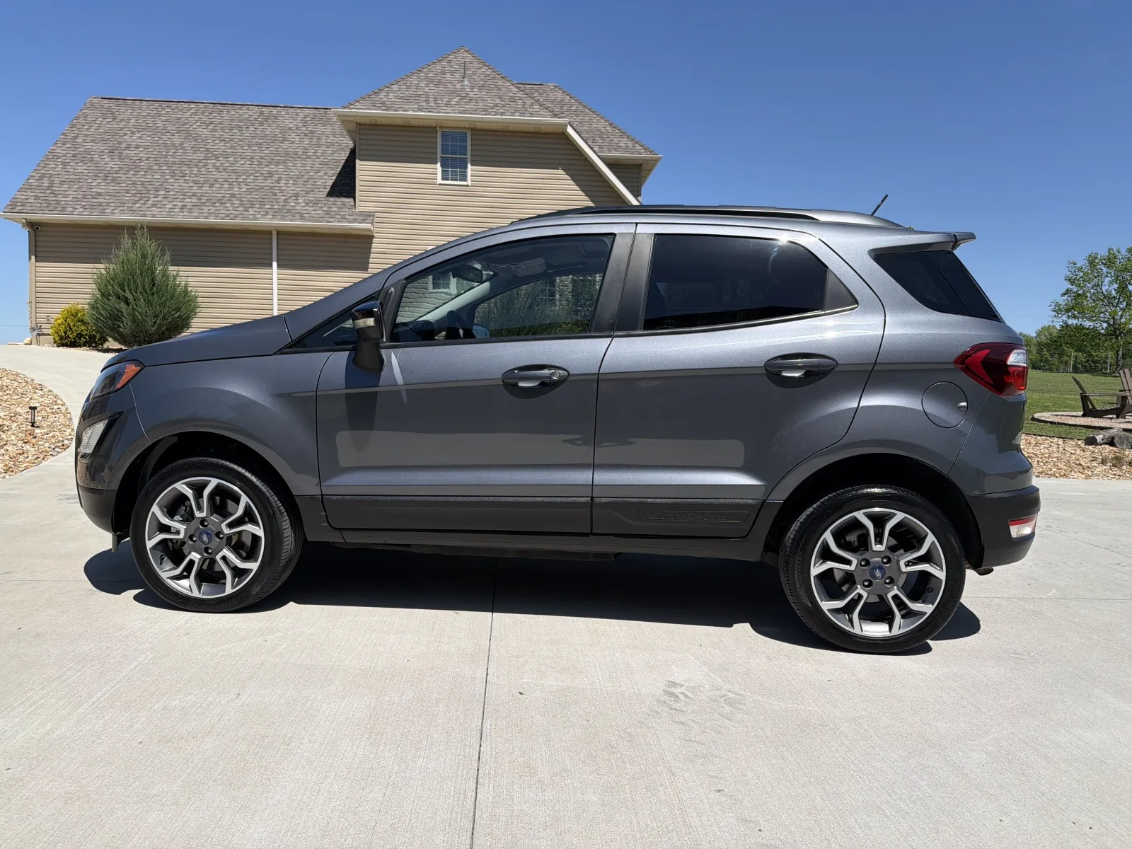 Photos of 2020 FORD ECOSPORT SES for sale in Clinton, MO at Banks Motors LLC