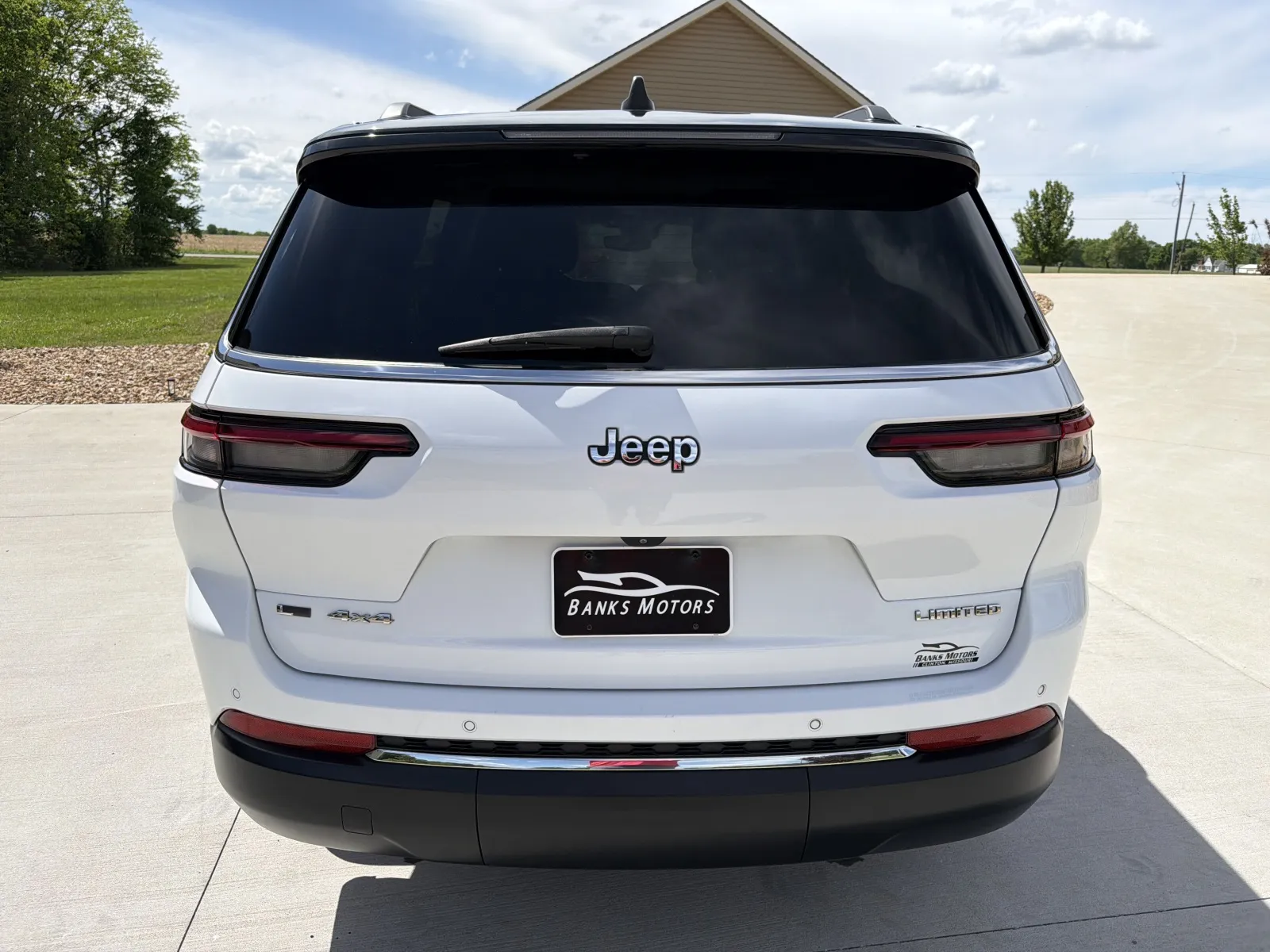 Another view of 2021 JEEP GRAND CHEROKEE L LIMITED for sale in Clinton, MO at Banks Motors LLC