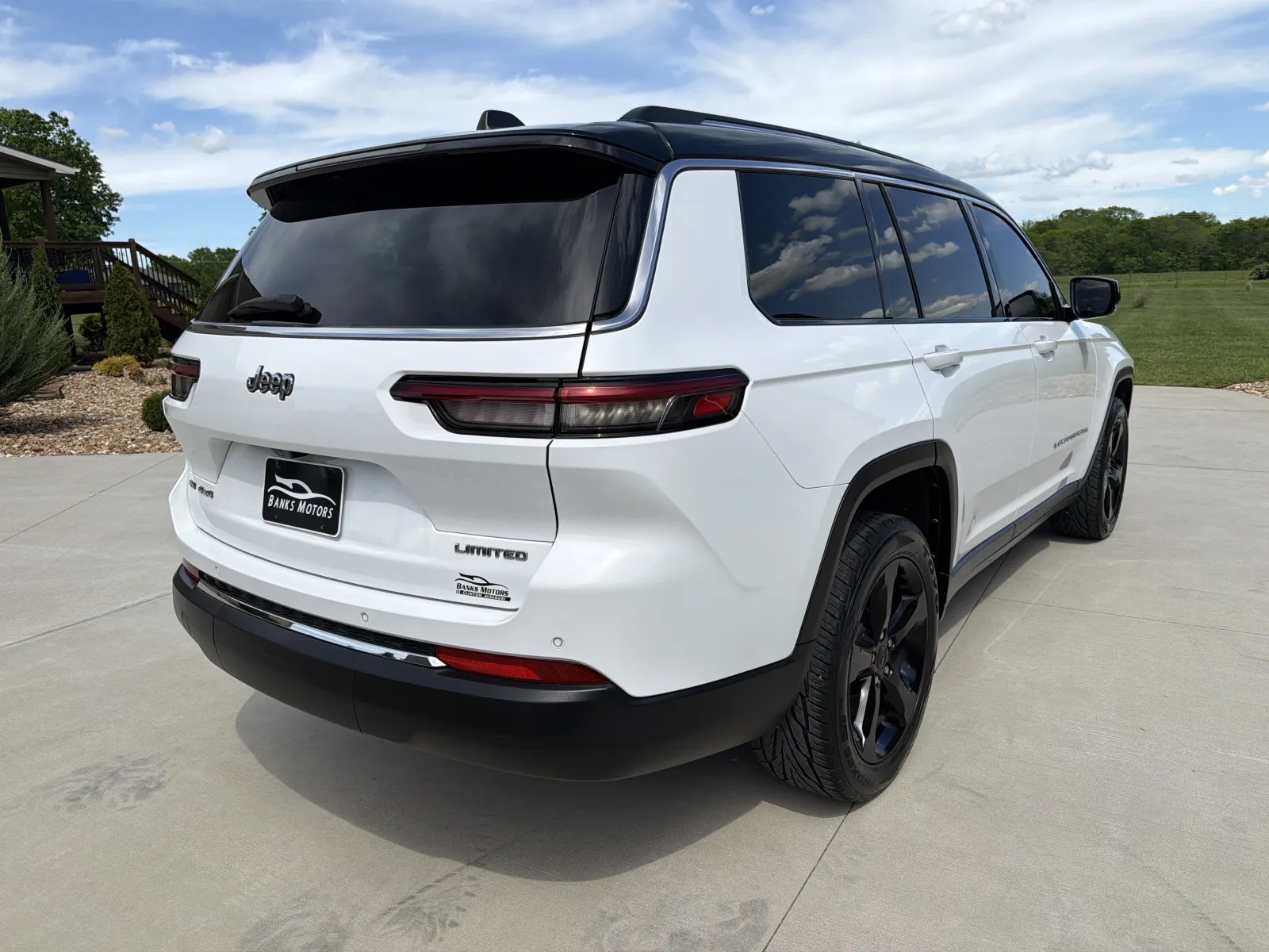 More photos of 2021 JEEP GRAND CHEROKEE L LIMITED at Banks Motors LLC, MO
