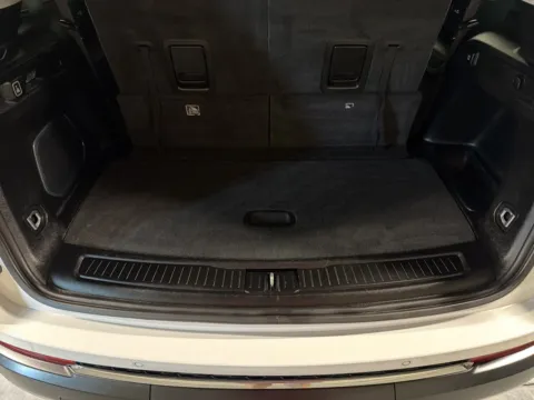 Photos of 2021 JEEP GRAND CHEROKEE L LIMITED for sale in Clinton, MO at Banks Motors LLC