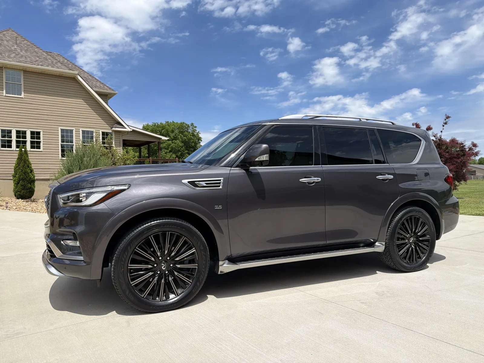 2019 INFINITI QX80 Limited AWD's photo