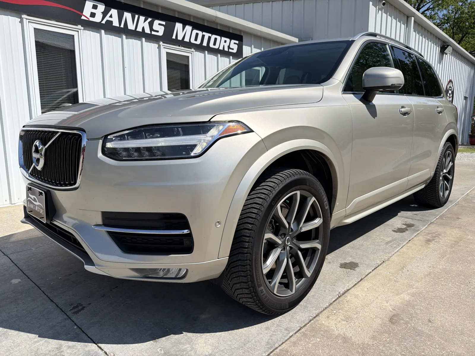 2018 Volvo XC90 T5 AWD Momentum's photo
