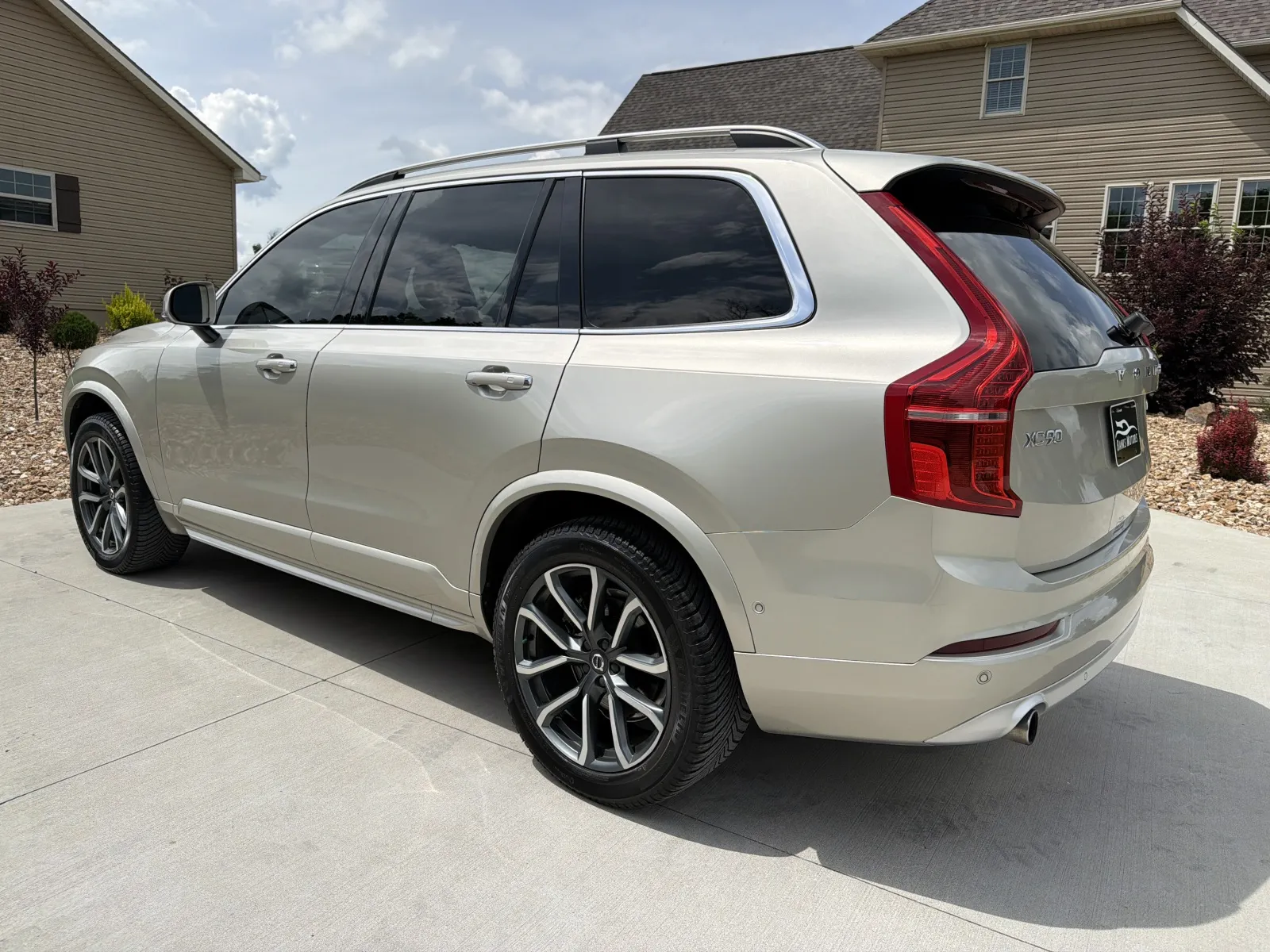 Another view of 2018 VOLVO XC90 T5 for sale in Clinton, MO at Banks Motors LLC