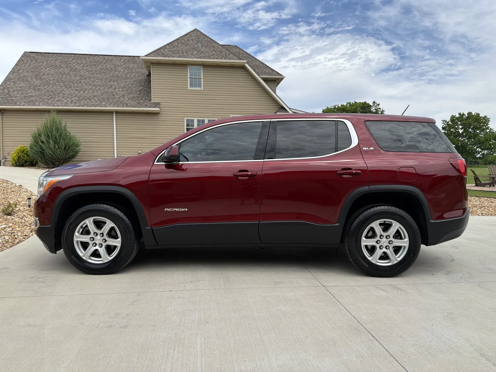 Photos of 2018 GMC ACADIA SLE for sale in Clinton, MO at Banks Motors LLC