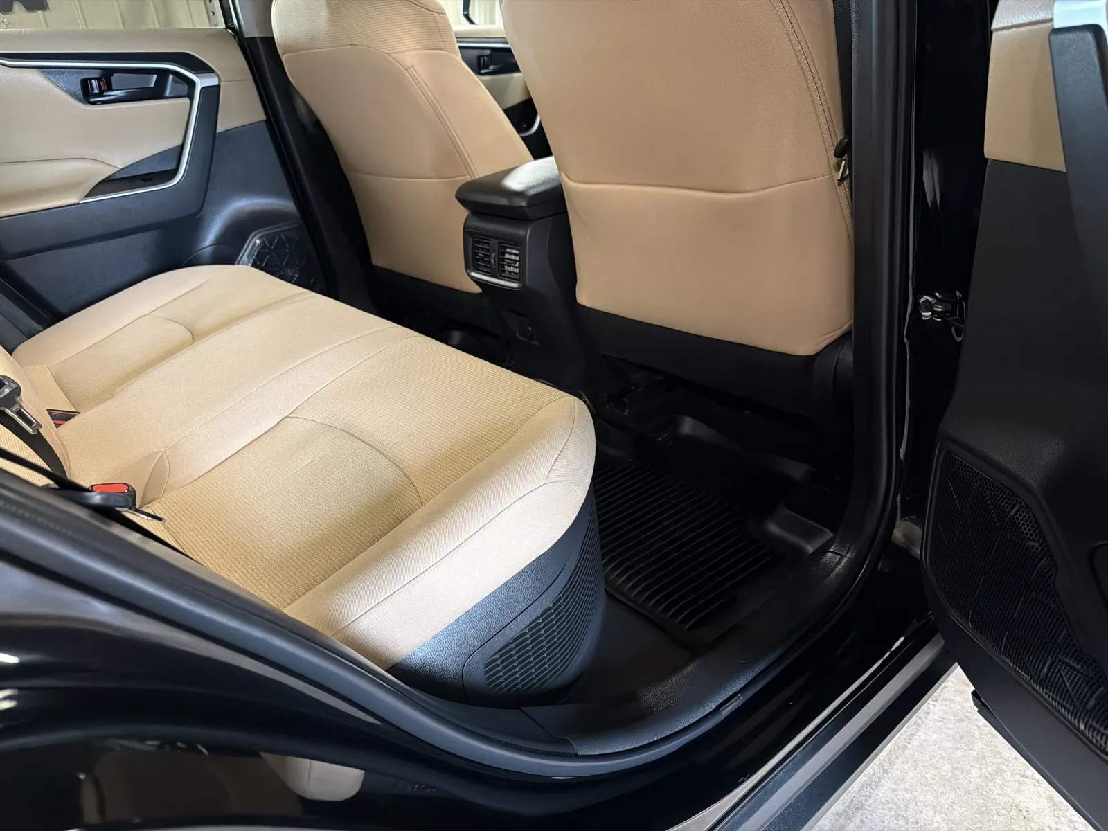 Toyota RAV4 photo 29