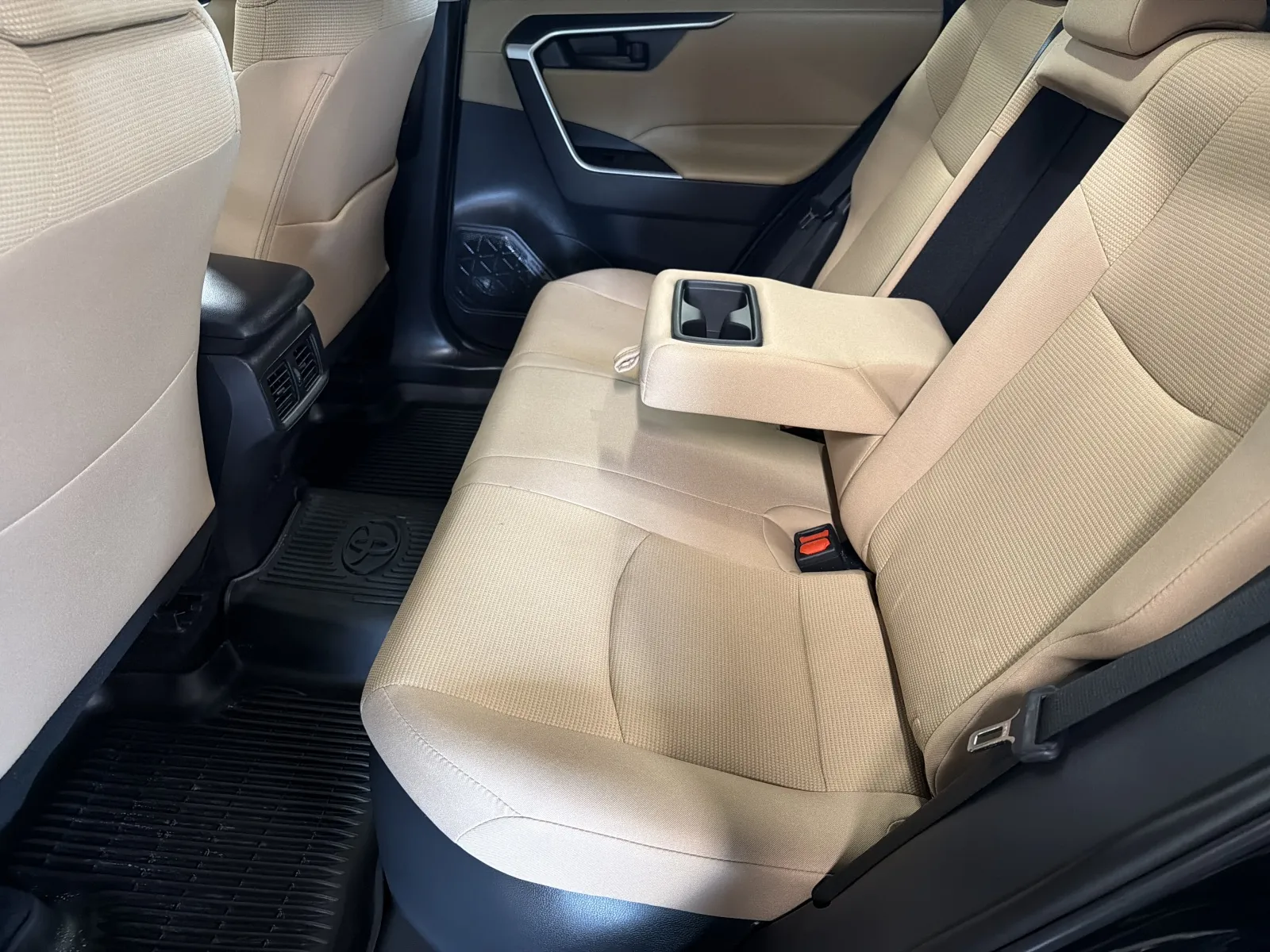 Toyota RAV4 photo 16