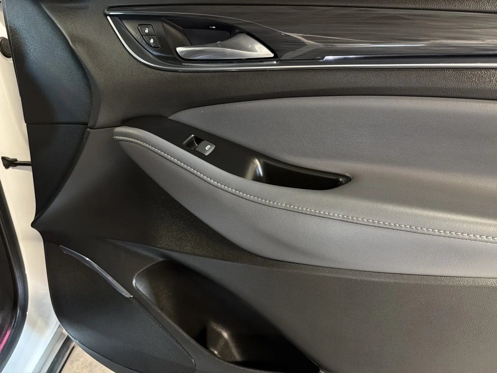 2023 Buick Enclave Essence - Photo 28