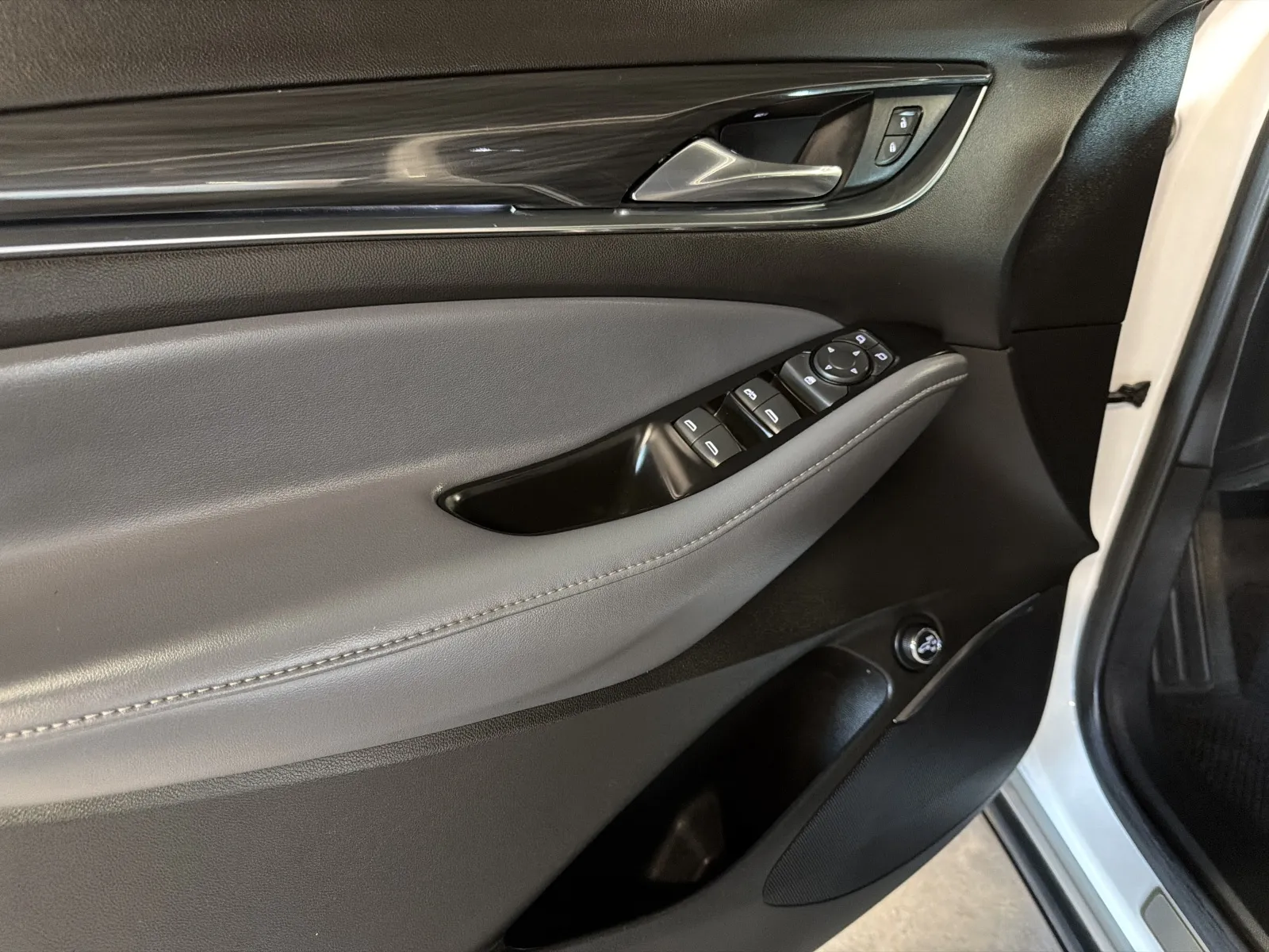 2023 Buick Enclave Essence - Photo 26