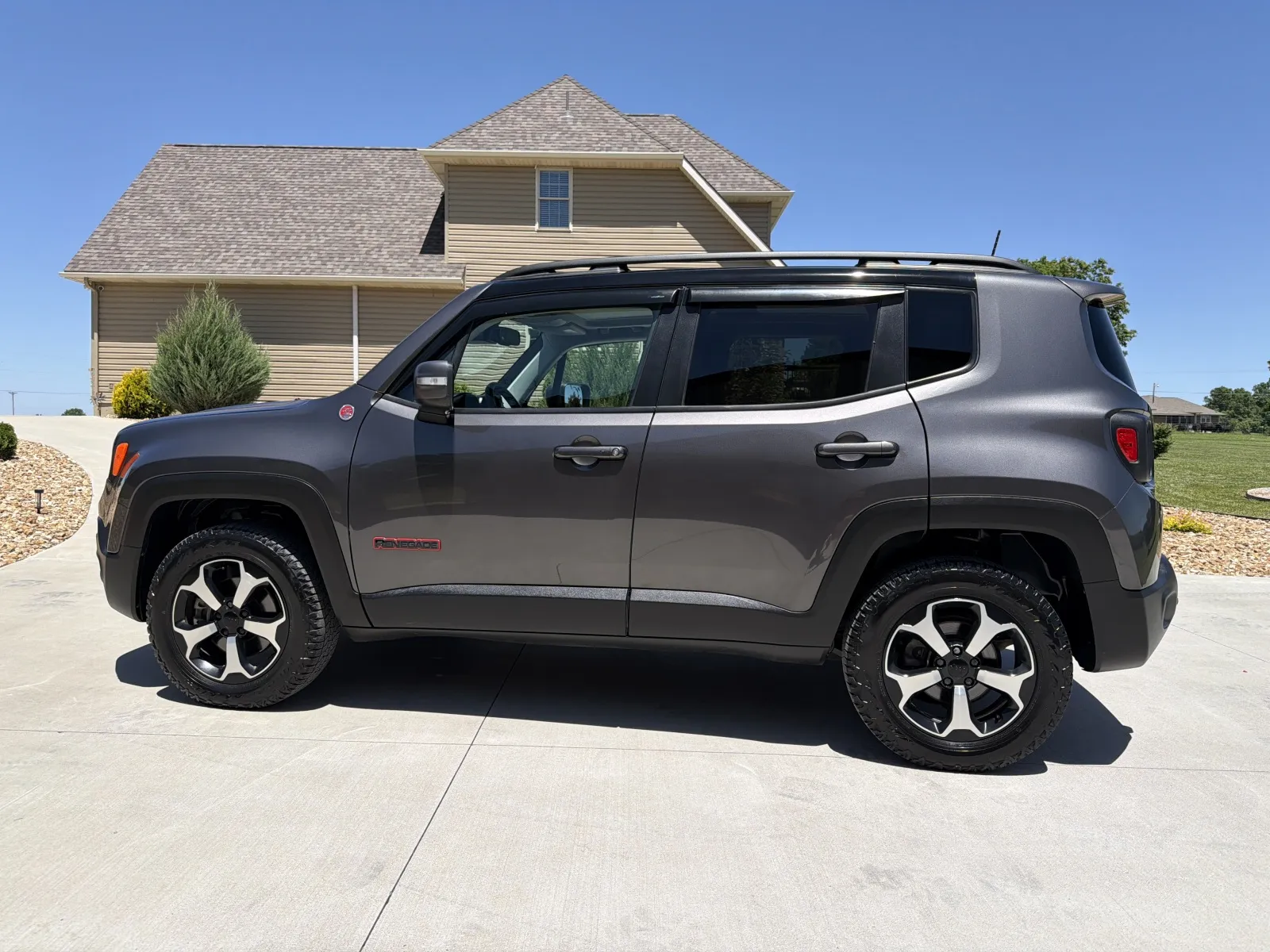 Another view of 2019 JEEP RENEGADE TRAILHAWK for sale in Clinton, MO at Banks Motors LLC