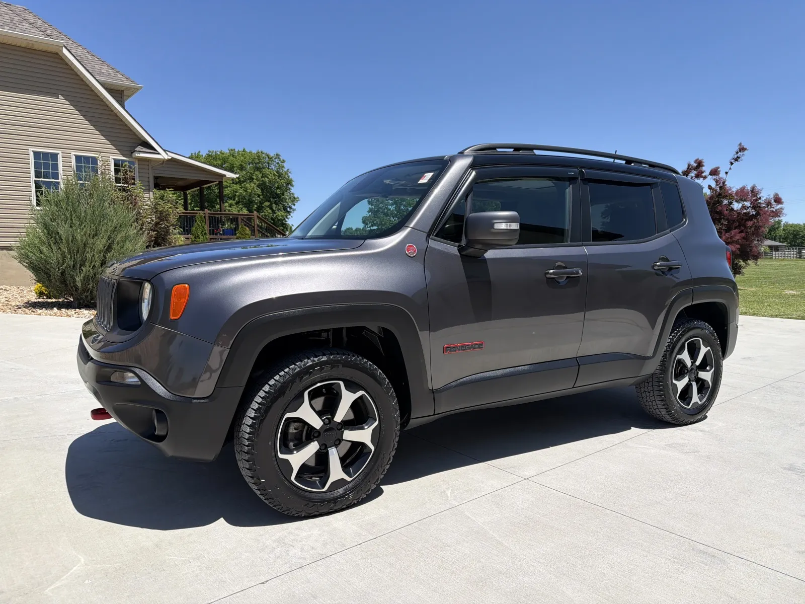 Photos of 2019 JEEP RENEGADE TRAILHAWK for sale in Clinton, MO at Banks Motors LLC