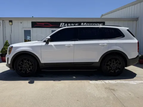 Photos of 2021 KIA TELLURIDE SX for sale in Clinton, MO at Banks Motors LLC