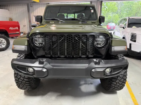 Photos of 2022 JEEP GLADIATOR SPORT for sale in Clinton, MO at Banks Motors LLC