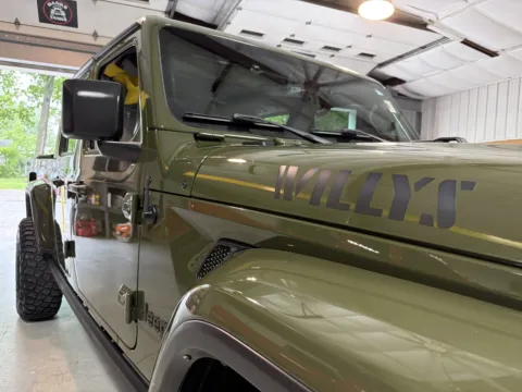 More photos of 2022 JEEP GLADIATOR SPORT at Banks Motors LLC, MO