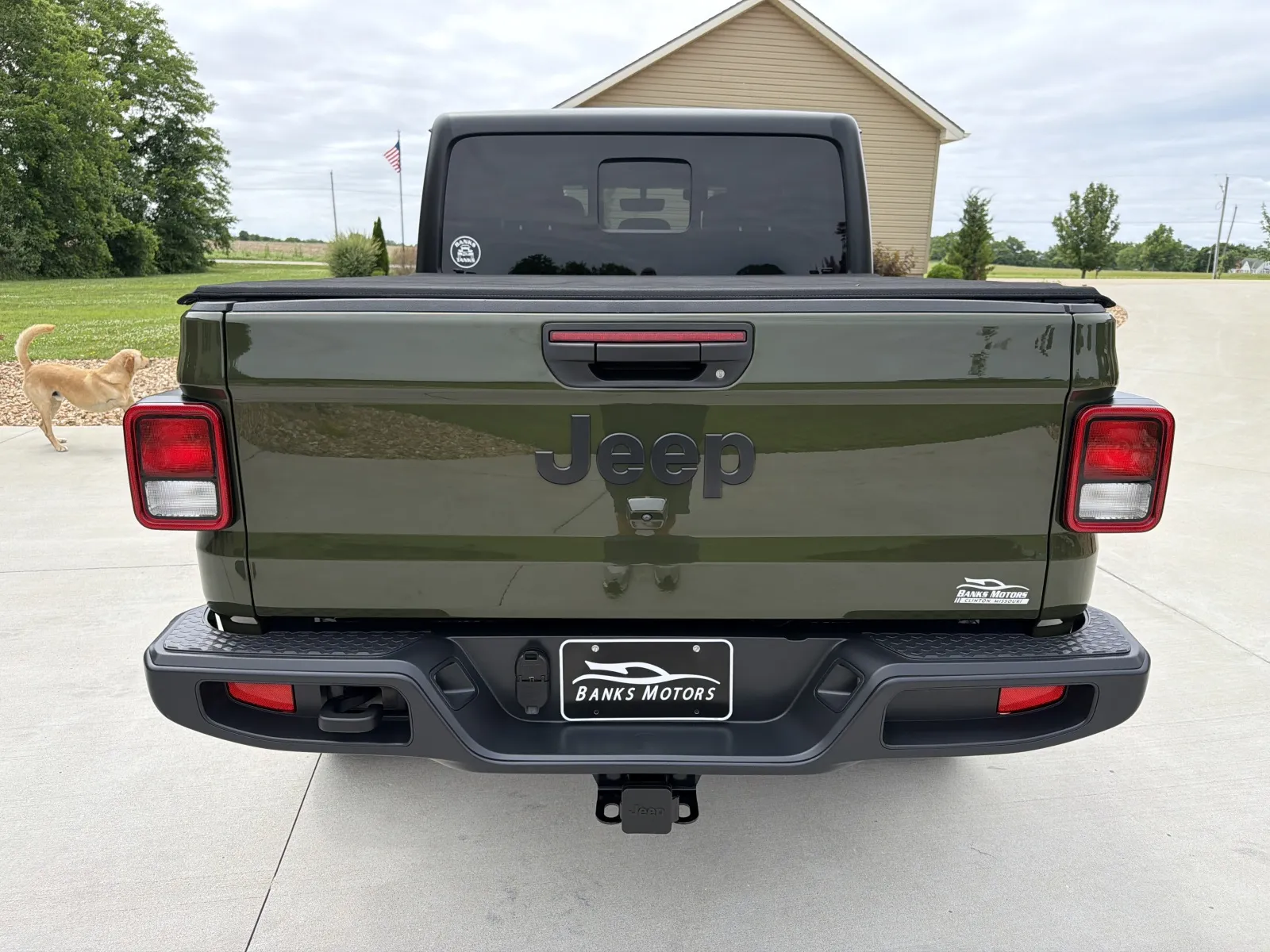 Another view of 2022 JEEP GLADIATOR SPORT for sale in Clinton, MO at Banks Motors LLC