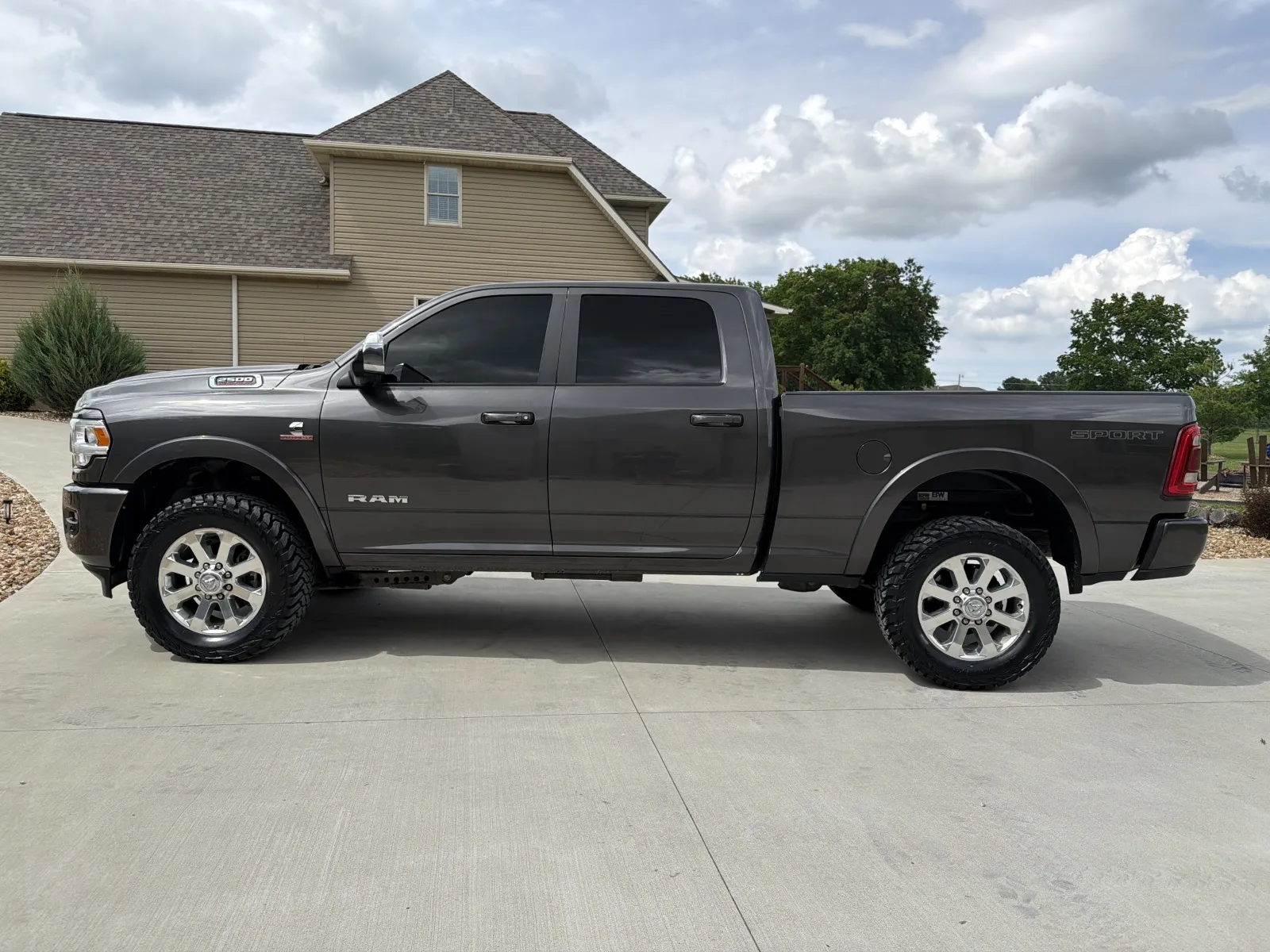 Photos of 2022 RAM 2500 LARAMIE for sale in Clinton, MO at Banks Motors LLC