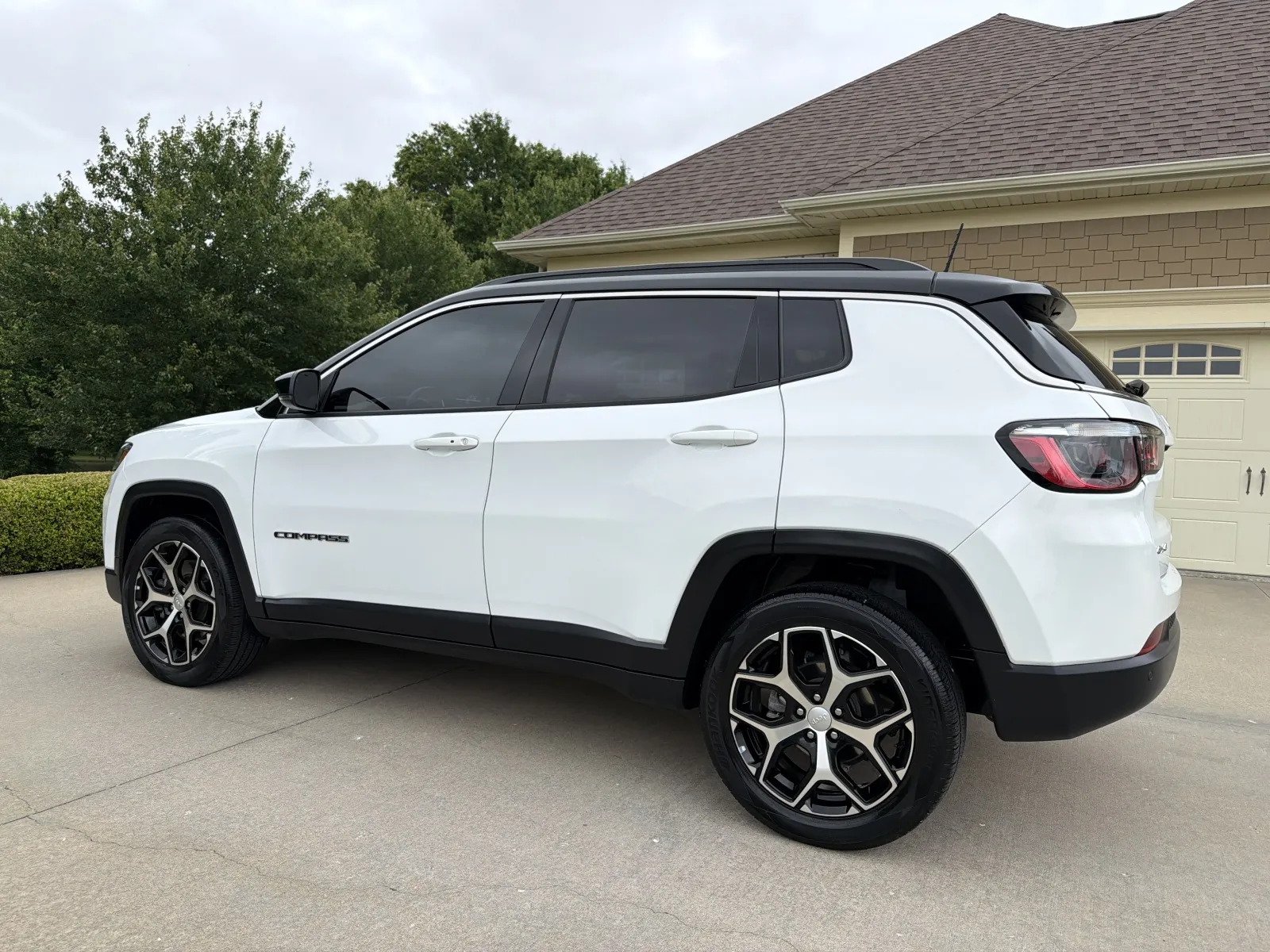 Another view of 2024 JEEP COMPASS LIMITED for sale in Clinton, MO at Banks Motors LLC