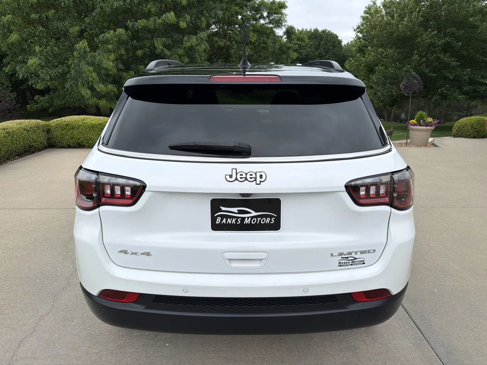 More photos of 2024 JEEP COMPASS LIMITED at Banks Motors LLC, MO