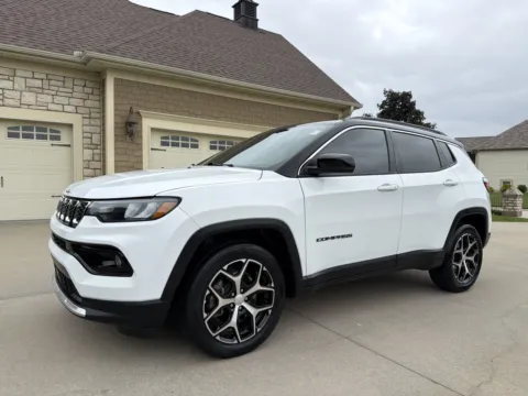 White 2024 JEEP COMPASS LIMITED for sale in Clinton, MO