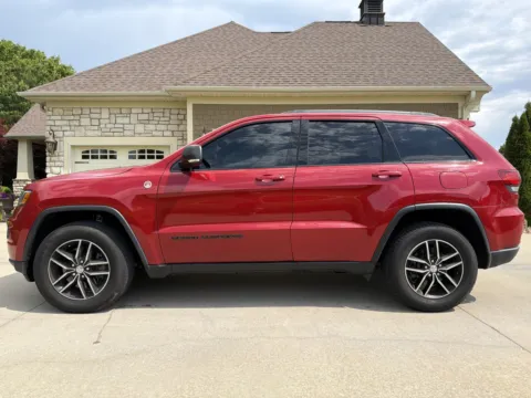 Red 2018 JEEP GRAND CHEROKEE TRAILHAWK for sale in Clinton, MO