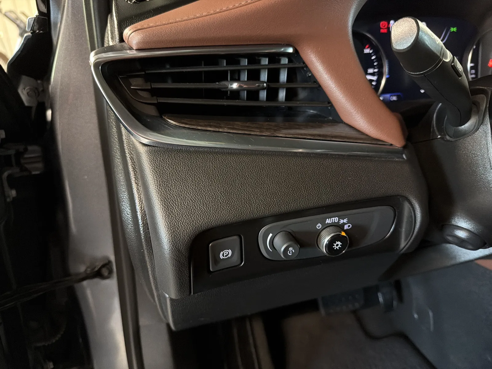 Buick Enclave photo 32