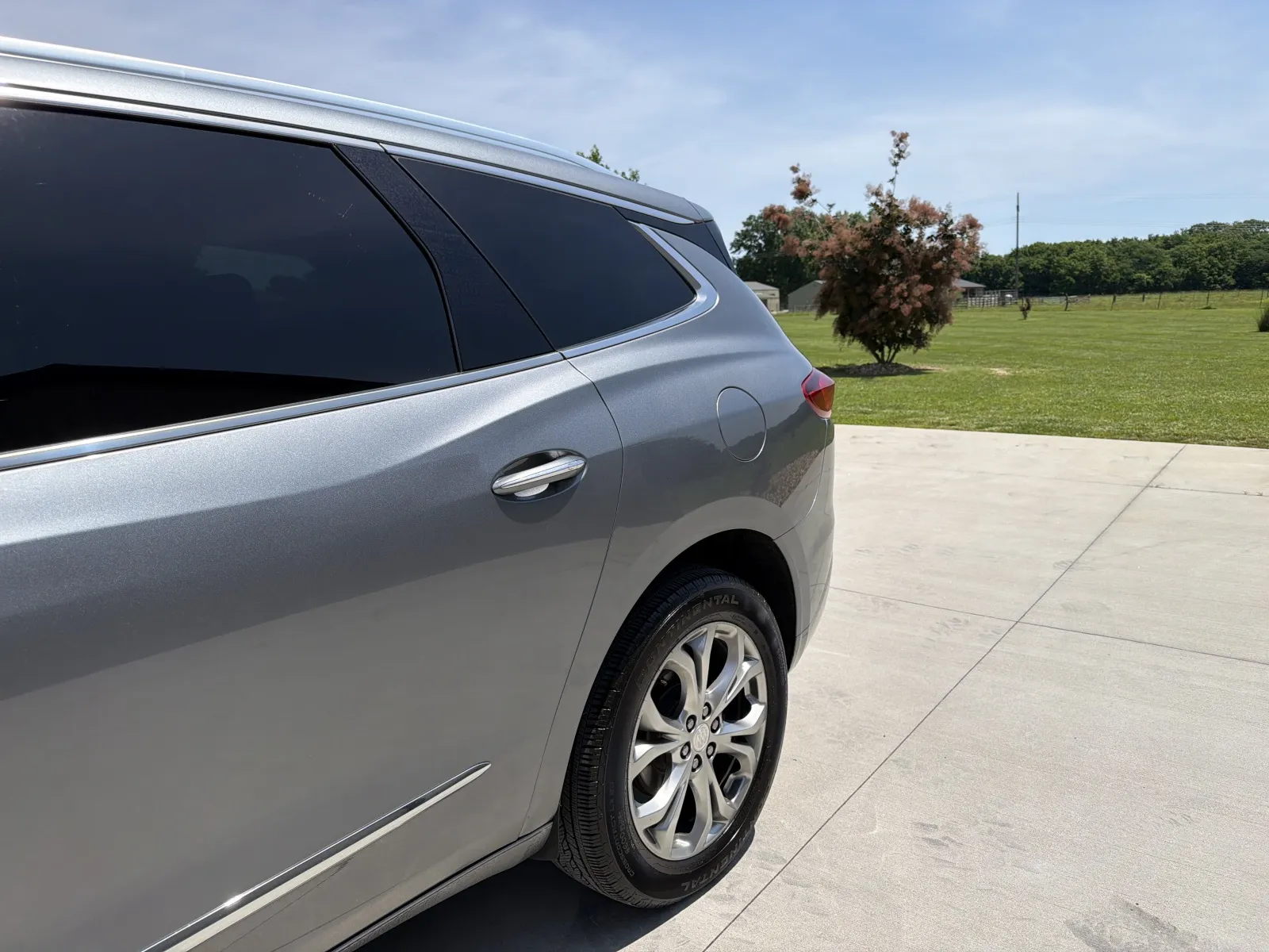Buick Enclave photo 10