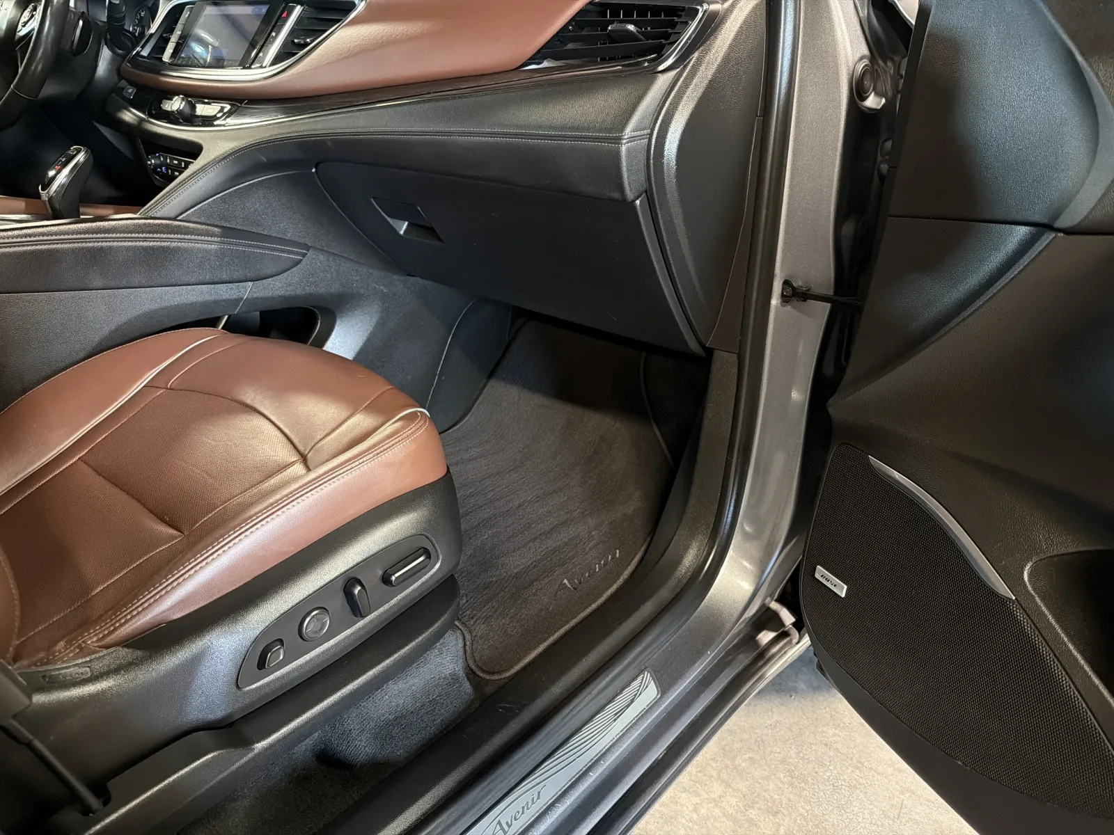 Buick Enclave photo 16